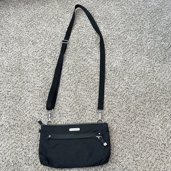 Baggallini Black Crossbody Bag - Picture 1 of 4